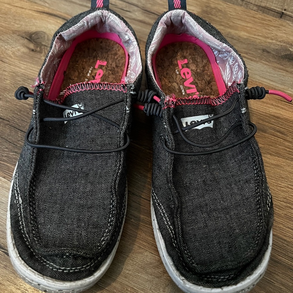 Youth Levi’s Shoes